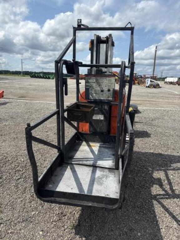 Image of JLG 20DVL equipment image 4