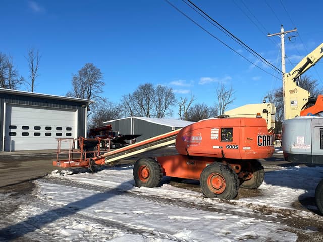 Image of JLG 600S equipment image 2