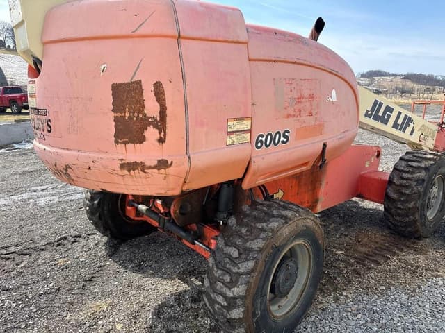 Image of JLG 600S equipment image 3