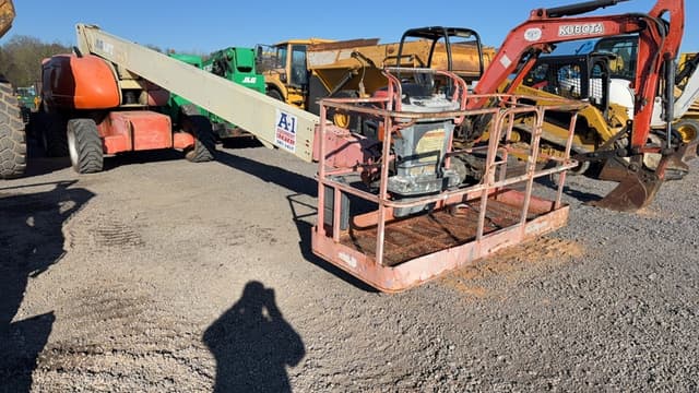 Image of JLG 800S equipment image 1