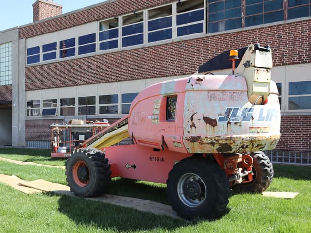 Image of JLG 600S equipment image 1