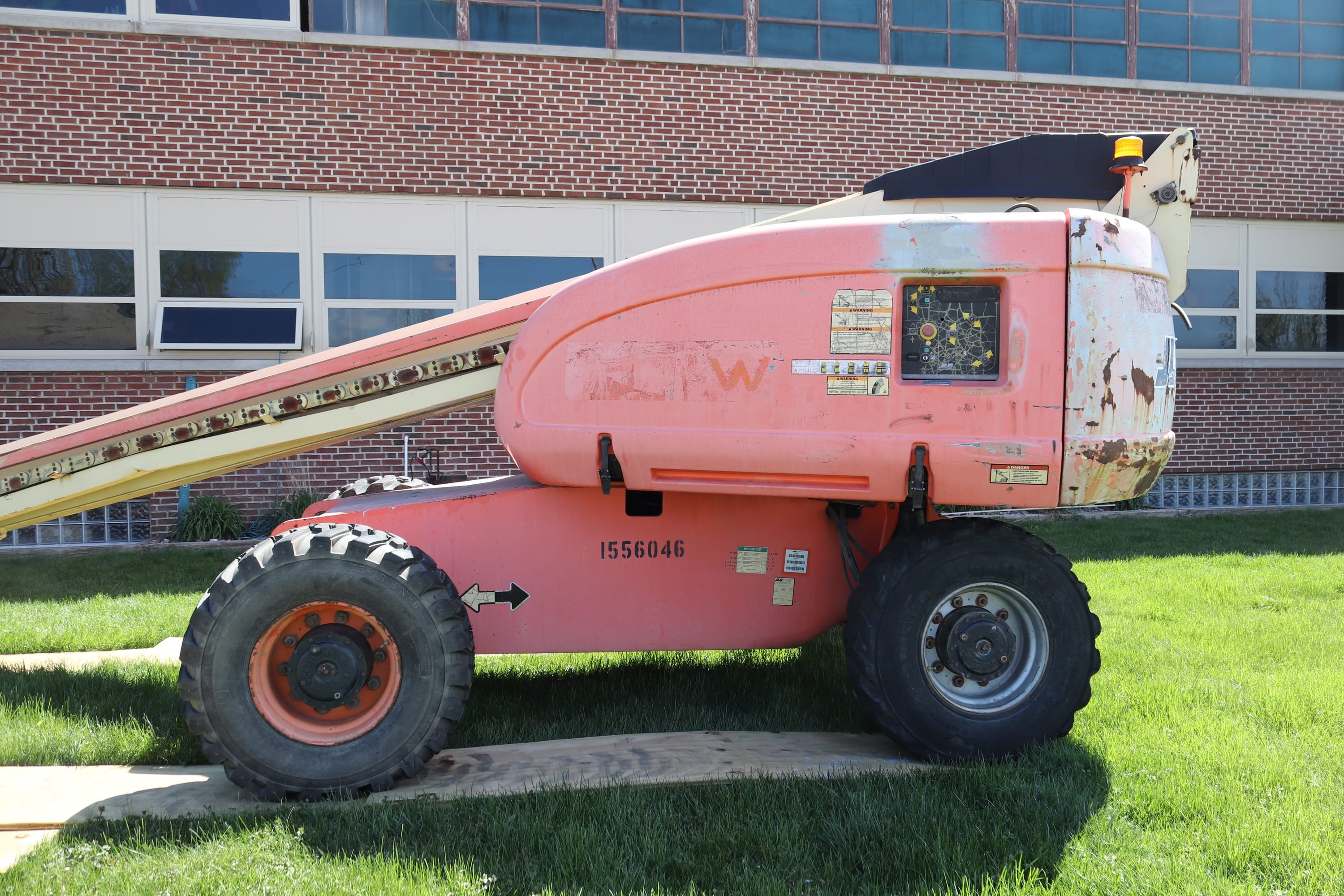 2002 JLG 600S Equipment Image0
