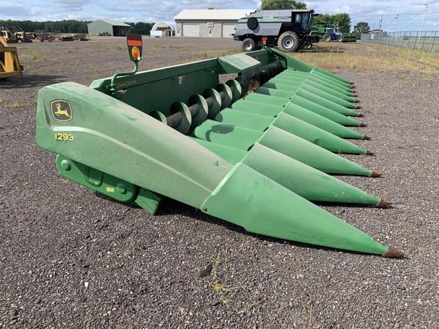 Image of John Deere 1293 equipment image 4