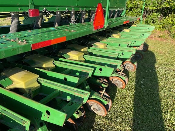 Image of John Deere 1535 equipment image 4