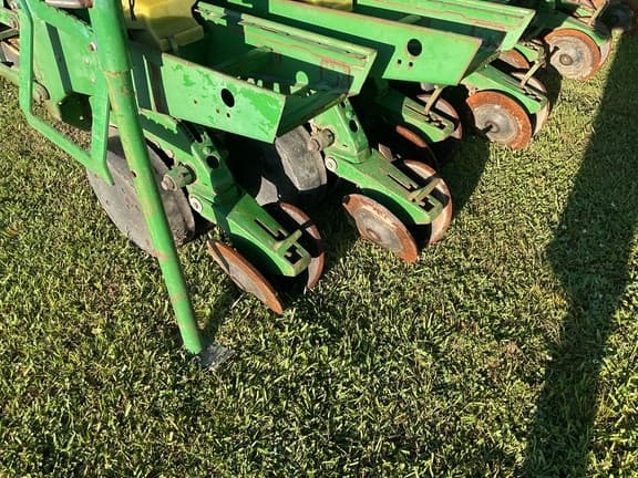 Image of John Deere 1535 equipment image 2