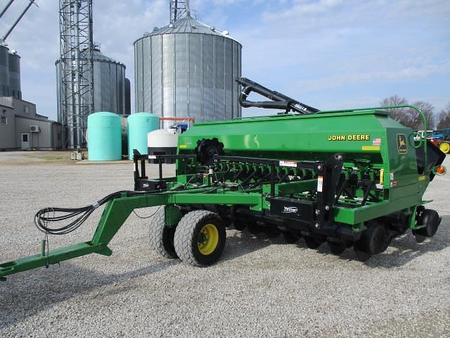 Image of John Deere 1560 Primary image