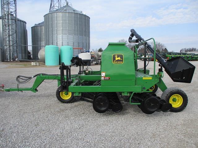 Image of John Deere 1560 equipment image 2