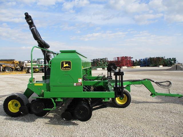 Image of John Deere 1560 equipment image 3