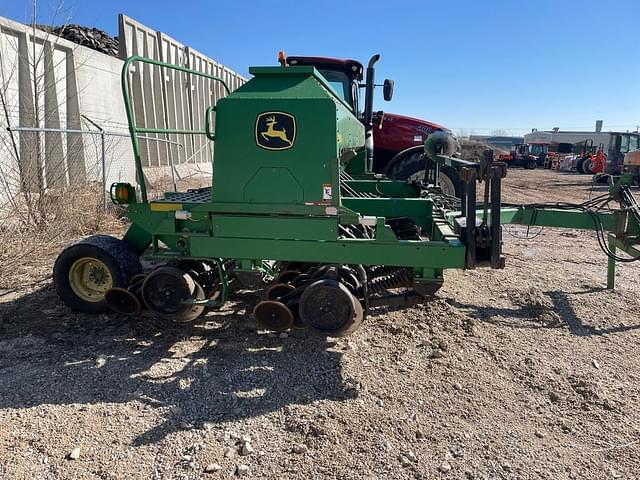 Image of John Deere 1590 equipment image 1