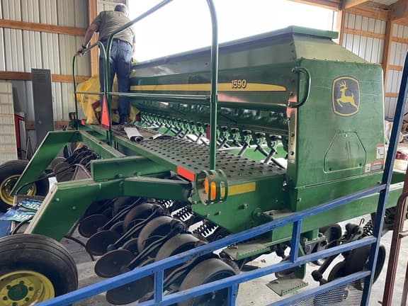 Image of John Deere 1590 equipment image 4