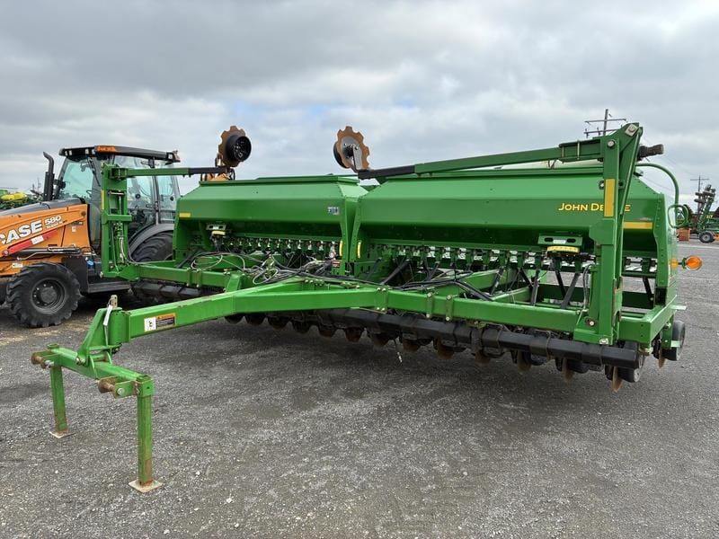 2002 John Deere 1590 Equipment Image0