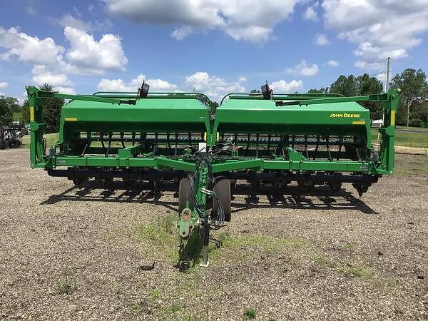 Image of John Deere 1590 equipment image 2