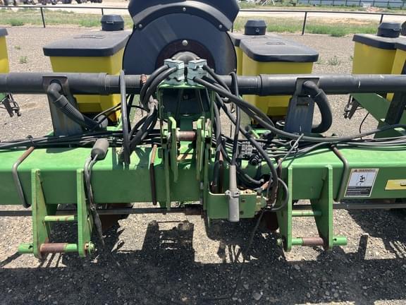 Image of John Deere 1700 Primary image