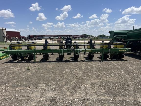 Image of John Deere 1700 equipment image 2