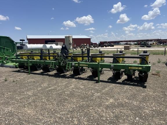 Image of John Deere 1700 equipment image 4