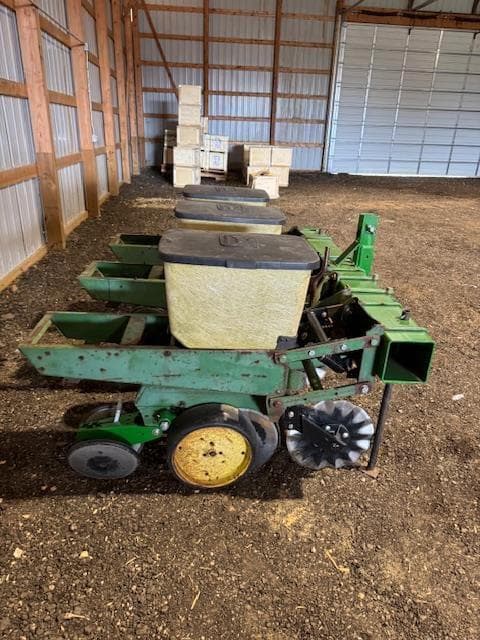 Image of John Deere 1700 equipment image 1