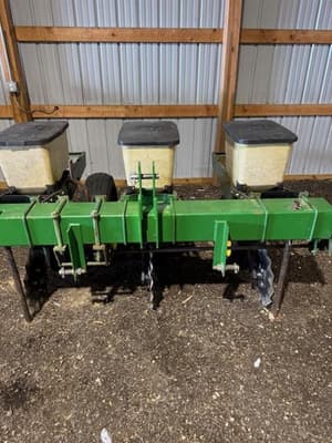 2002 John Deere 1700 Image