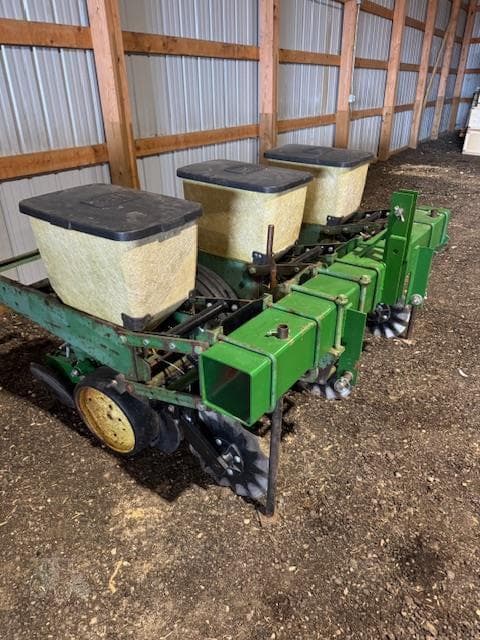 Image of John Deere 1700 Primary image