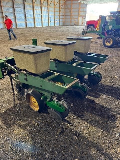 Image of John Deere 1700 equipment image 2