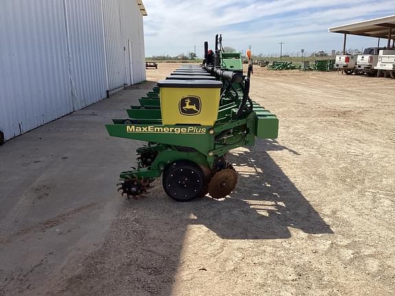 Image of John Deere 1720 equipment image 4