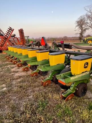 Main image John Deere 1720