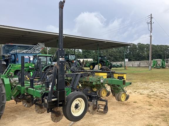 Image of John Deere 1720 equipment image 2