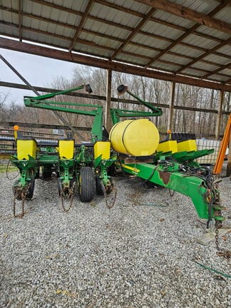 2002 John Deere 1760 Equipment Image0