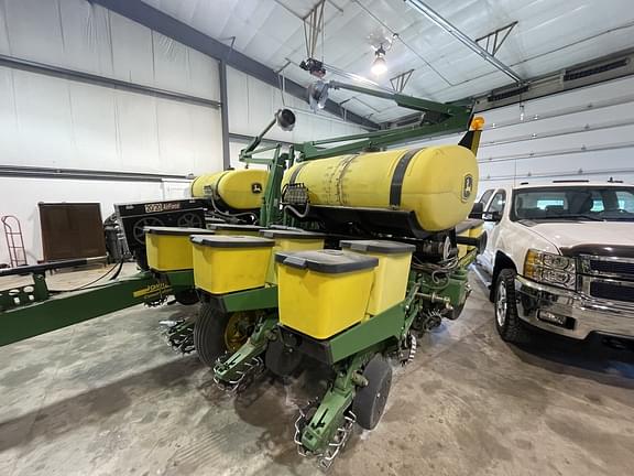 Image of John Deere 1760 equipment image 2