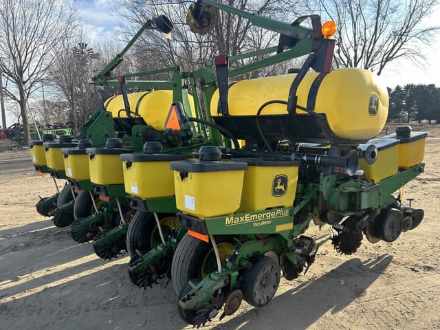 Image of John Deere 1760 equipment image 3