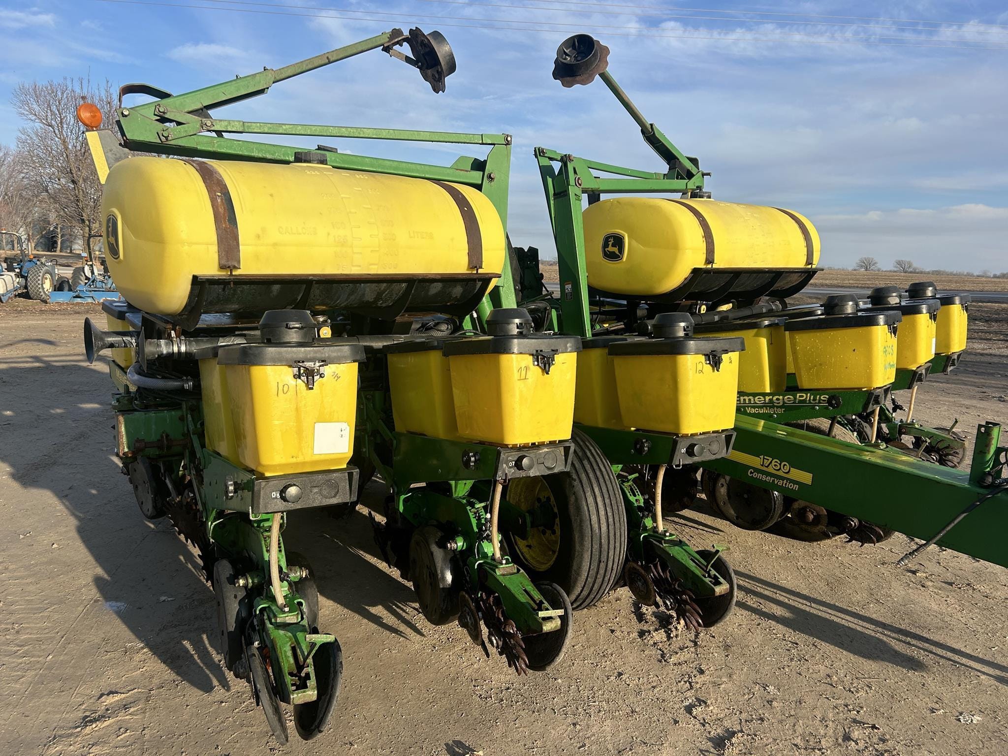 2002 John Deere 1760 Equipment Image0