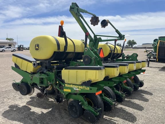 Image of John Deere 1760 equipment image 4