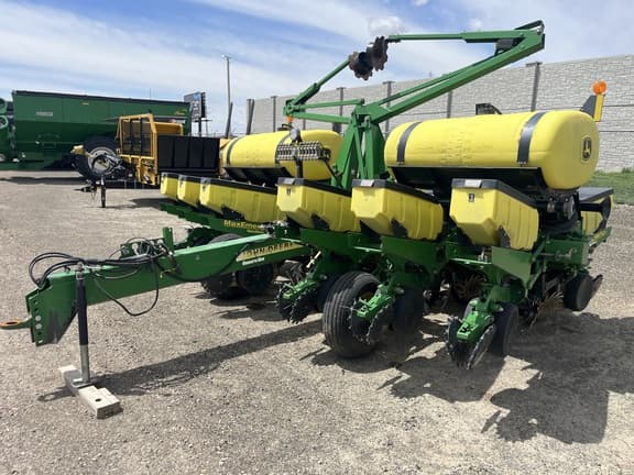 Image of John Deere 1760 equipment image 2