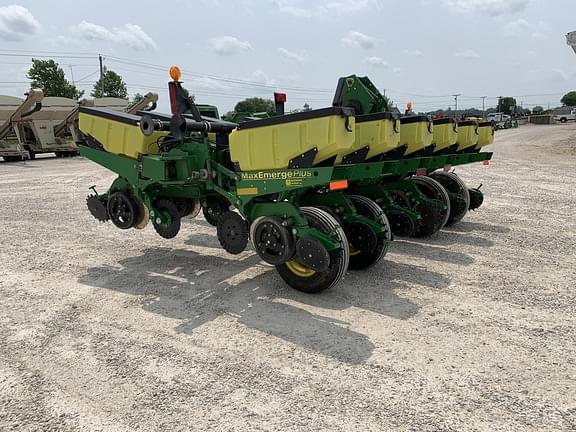 Image of John Deere 1760 equipment image 4