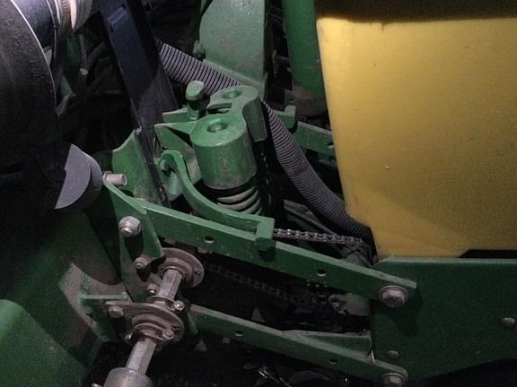 Image of John Deere 1760 equipment image 2