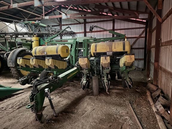 Image of John Deere 1760 Primary image