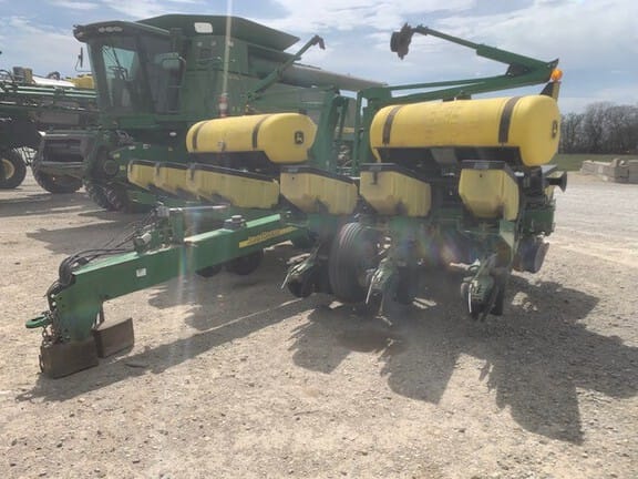 2002 John Deere 1760 Equipment Image0