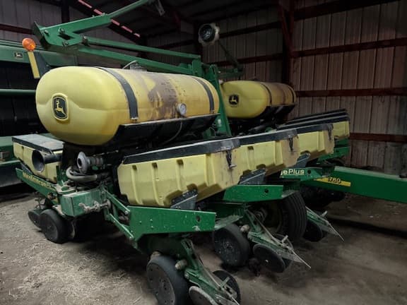 Image of John Deere 1760 equipment image 2