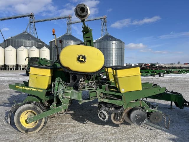 Image of John Deere 1760 equipment image 3