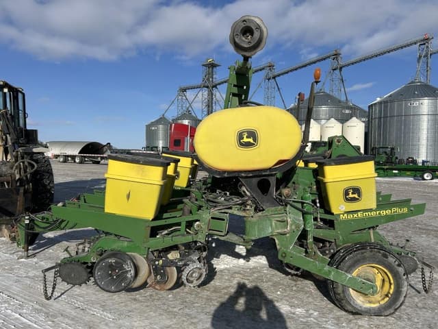 Image of John Deere 1760 equipment image 2