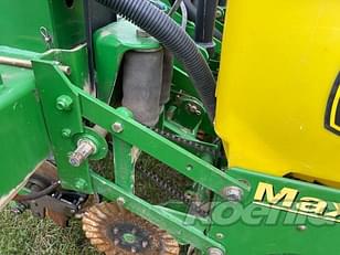 Main image John Deere 1770 11