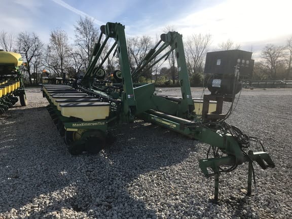 Main image John Deere 1770