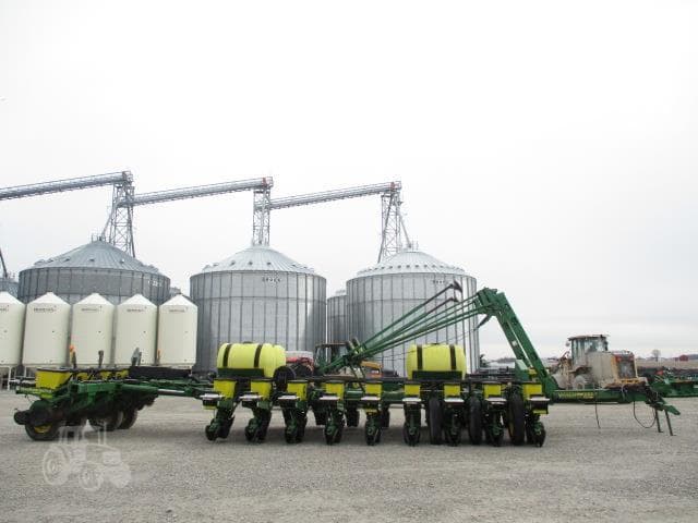 Image of John Deere 1770 equipment image 3