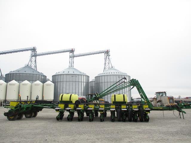 Image of John Deere 1770 equipment image 3