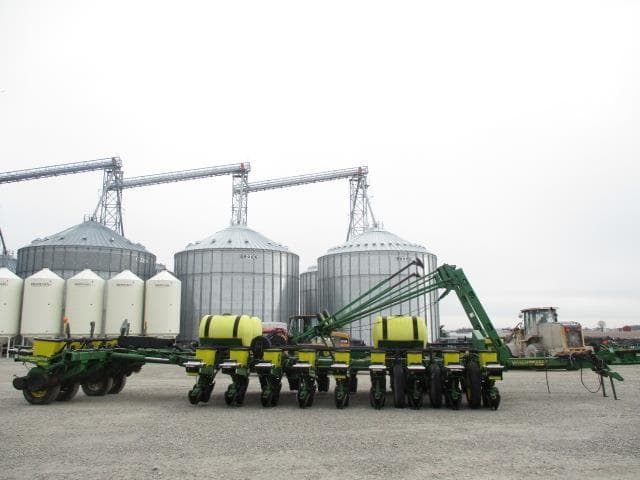 Image of John Deere 1770 equipment image 3
