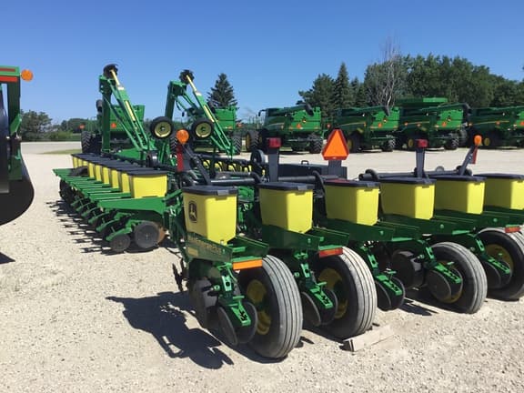 Image of John Deere 1770 equipment image 2