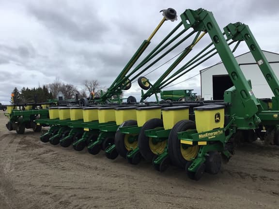 Image of John Deere 1770 equipment image 4