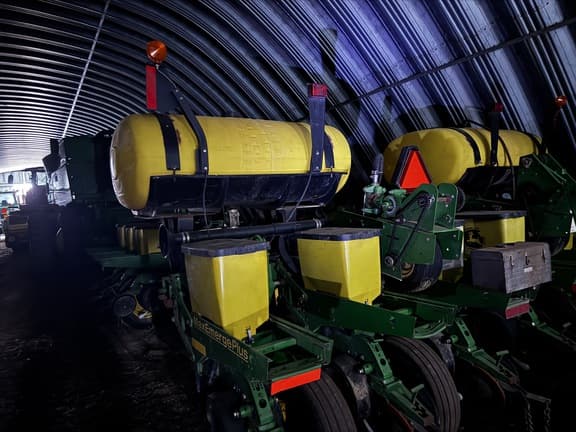 Image of John Deere 1770 equipment image 3