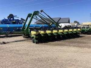 2002 John Deere 1770 Image