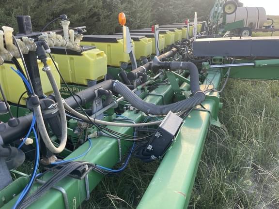 Image of John Deere 1770 Primary image