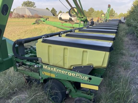 Image of John Deere 1770 equipment image 2